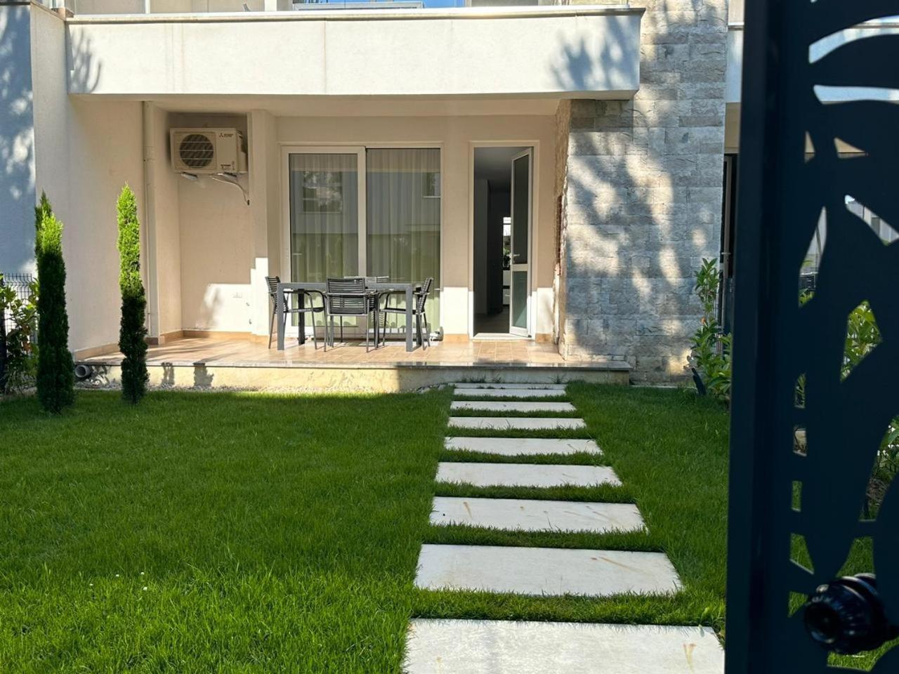 Eme Apartments - Kompleksi San Pietro, Gjiri I Lalzit Durres Exterior photo
